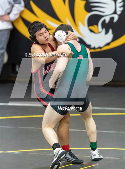 Thumbnail 2 in Fremont Varsity Wrestling Invitational photogallery.