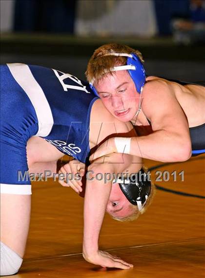 Thumbnail 1 in NYSPHSAA D1 Championships (140-285 Ibs. Finals) photogallery.