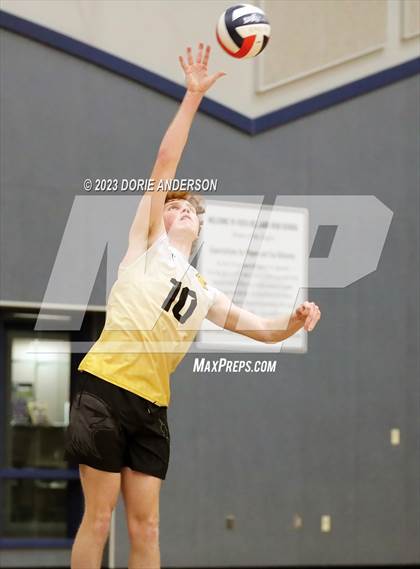 Thumbnail 1 in Del Oro @ Vista del Lago photogallery.