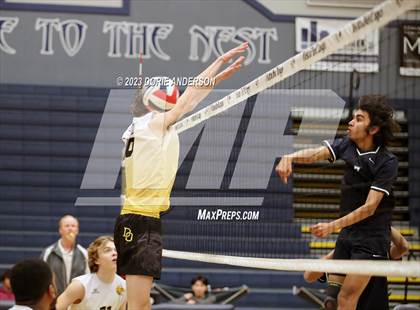 Thumbnail 1 in Del Oro @ Vista del Lago photogallery.