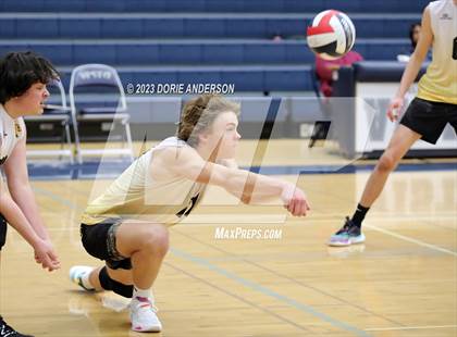 Thumbnail 1 in Del Oro @ Vista del Lago photogallery.