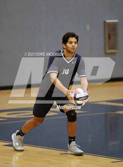 Thumbnail 1 in Del Oro @ Vista del Lago photogallery.