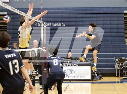 Thumbnail 1 in Del Oro @ Vista del Lago photogallery.