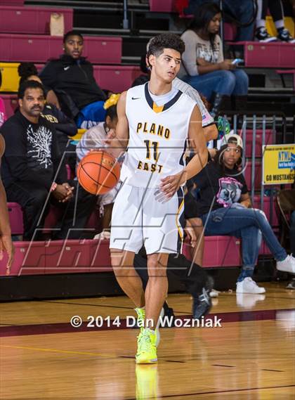 Thumbnail 2 in Plano East vs. Wichita Falls (Fantasy of Lights) photogallery.