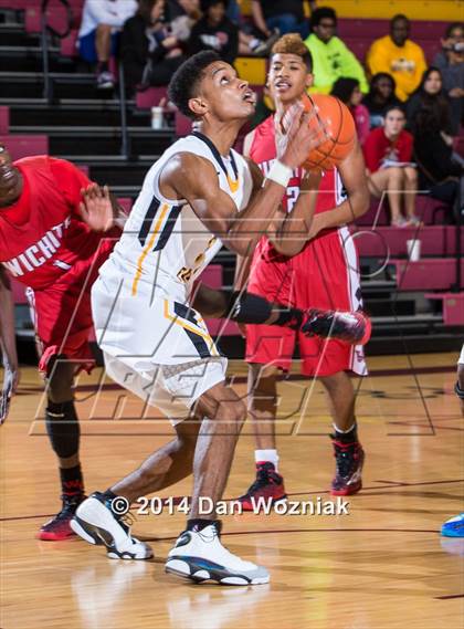 Thumbnail 2 in Plano East vs. Wichita Falls (Fantasy of Lights) photogallery.