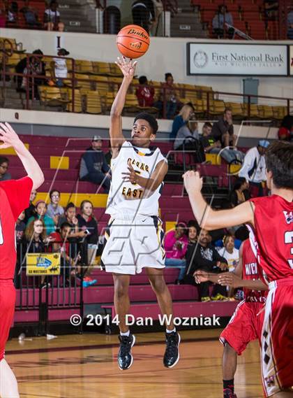 Thumbnail 2 in Plano East vs. Wichita Falls (Fantasy of Lights) photogallery.