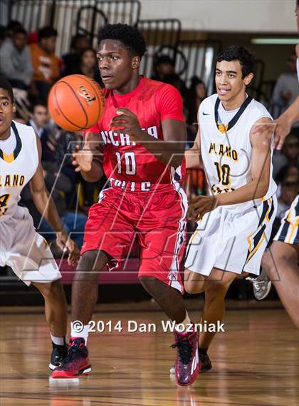 Thumbnail 3 in Plano East vs. Wichita Falls (Fantasy of Lights) photogallery.