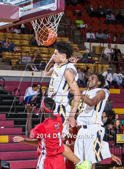 Thumbnail 3 in Plano East vs. Wichita Falls (Fantasy of Lights) photogallery.
