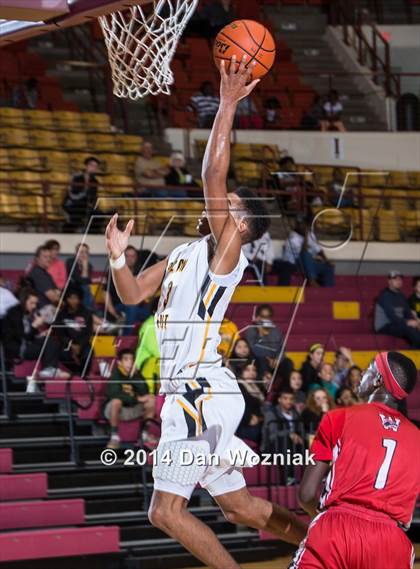 Thumbnail 3 in Plano East vs. Wichita Falls (Fantasy of Lights) photogallery.