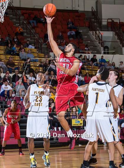Thumbnail 3 in Plano East vs. Wichita Falls (Fantasy of Lights) photogallery.
