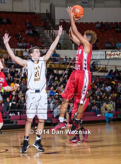 Thumbnail 1 in Plano East vs. Wichita Falls (Fantasy of Lights) photogallery.