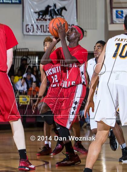 Thumbnail 1 in Plano East vs. Wichita Falls (Fantasy of Lights) photogallery.