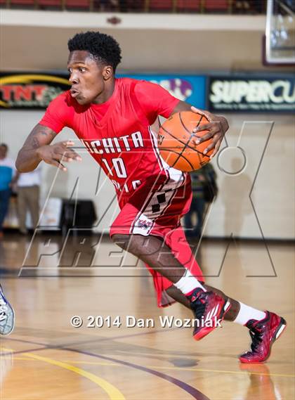 Thumbnail 1 in Plano East vs. Wichita Falls (Fantasy of Lights) photogallery.