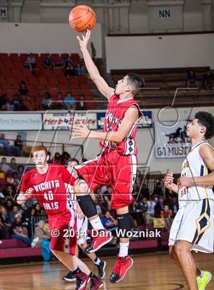 Thumbnail 3 in Plano East vs. Wichita Falls (Fantasy of Lights) photogallery.