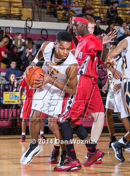 Thumbnail 2 in Plano East vs. Wichita Falls (Fantasy of Lights) photogallery.