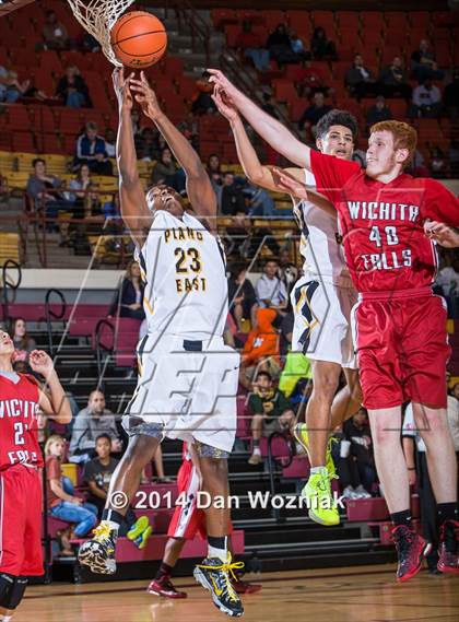 Thumbnail 1 in Plano East vs. Wichita Falls (Fantasy of Lights) photogallery.