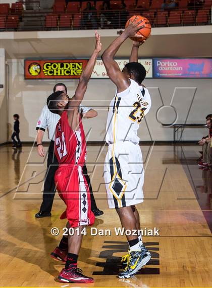 Thumbnail 2 in Plano East vs. Wichita Falls (Fantasy of Lights) photogallery.