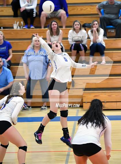 Thumbnail 2 in Fountain Hills vs. Valley Christian (AIA D3 Semifinal) photogallery.