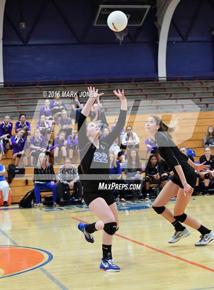 Thumbnail 1 in Fountain Hills vs. Valley Christian (AIA D3 Semifinal) photogallery.