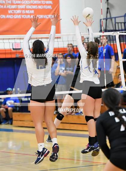 Thumbnail 3 in Fountain Hills vs. Valley Christian (AIA D3 Semifinal) photogallery.