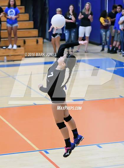 Thumbnail 2 in Fountain Hills vs. Valley Christian (AIA D3 Semifinal) photogallery.