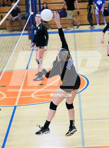 Thumbnail 1 in Fountain Hills vs. Valley Christian (AIA D3 Semifinal) photogallery.