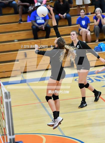 Thumbnail 3 in Fountain Hills vs. Valley Christian (AIA D3 Semifinal) photogallery.