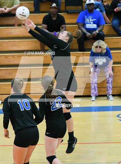 Thumbnail 3 in Fountain Hills vs. Valley Christian (AIA D3 Semifinal) photogallery.