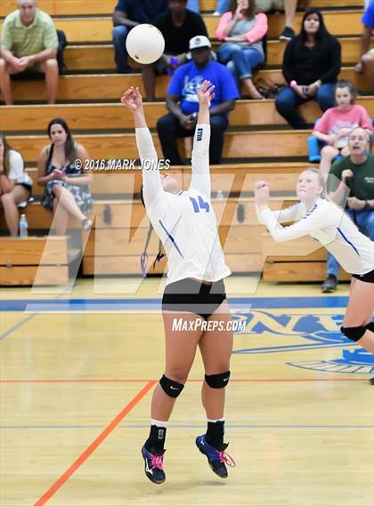 Thumbnail 3 in Fountain Hills vs. Valley Christian (AIA D3 Semifinal) photogallery.