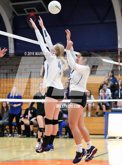 Thumbnail 3 in Fountain Hills vs. Valley Christian (AIA D3 Semifinal) photogallery.