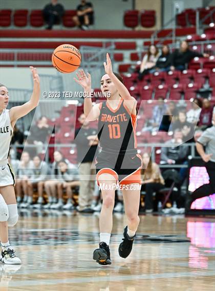 Thumbnail 3 in Gravette vs Pottsville (AAA 4A-North Regional first round) photogallery.