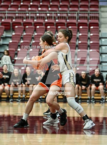 Thumbnail 2 in Gravette vs Pottsville (AAA 4A-North Regional first round) photogallery.