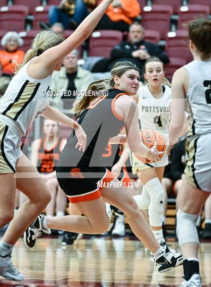 Thumbnail 3 in Gravette vs Pottsville (AAA 4A-North Regional first round) photogallery.