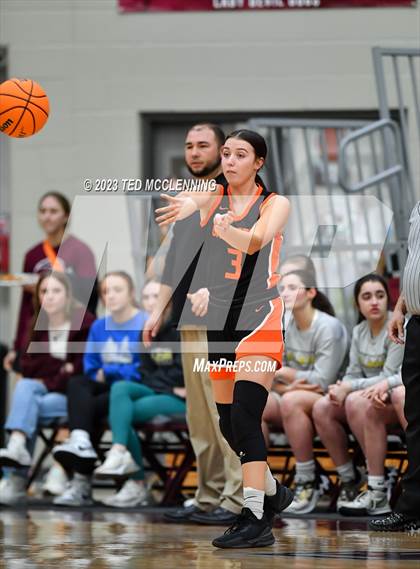 Thumbnail 2 in Gravette vs Pottsville (AAA 4A-North Regional first round) photogallery.