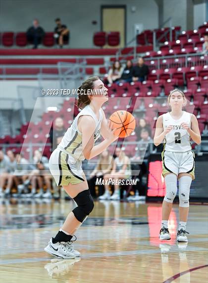 Thumbnail 1 in Gravette vs Pottsville (AAA 4A-North Regional first round) photogallery.