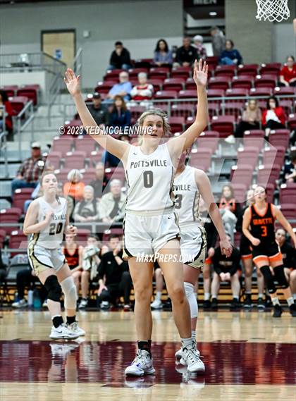 Thumbnail 2 in Gravette vs Pottsville (AAA 4A-North Regional first round) photogallery.