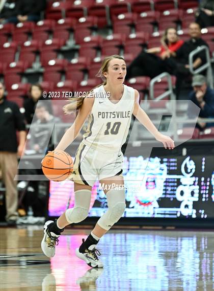 Thumbnail 3 in Gravette vs Pottsville (AAA 4A-North Regional first round) photogallery.