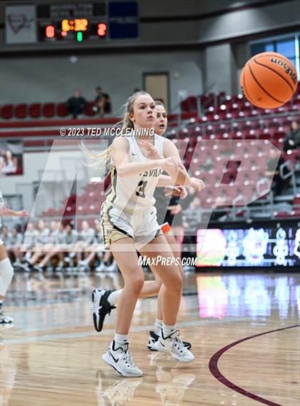 Thumbnail 1 in Gravette vs Pottsville (AAA 4A-North Regional first round) photogallery.