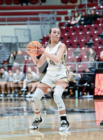 Thumbnail 1 in Gravette vs Pottsville (AAA 4A-North Regional first round) photogallery.