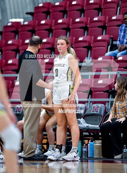 Thumbnail 3 in Gravette vs Pottsville (AAA 4A-North Regional first round) photogallery.