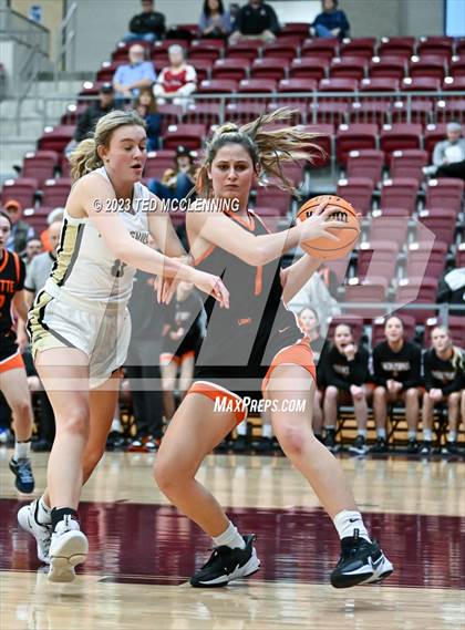 Thumbnail 1 in Gravette vs Pottsville (AAA 4A-North Regional first round) photogallery.