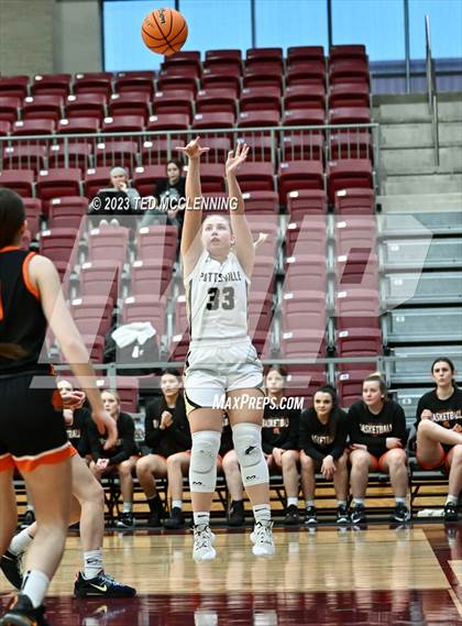 Thumbnail 2 in Gravette vs Pottsville (AAA 4A-North Regional first round) photogallery.