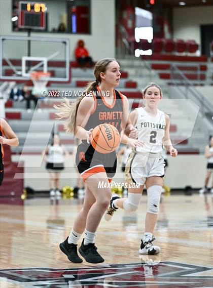 Thumbnail 3 in Gravette vs Pottsville (AAA 4A-North Regional first round) photogallery.