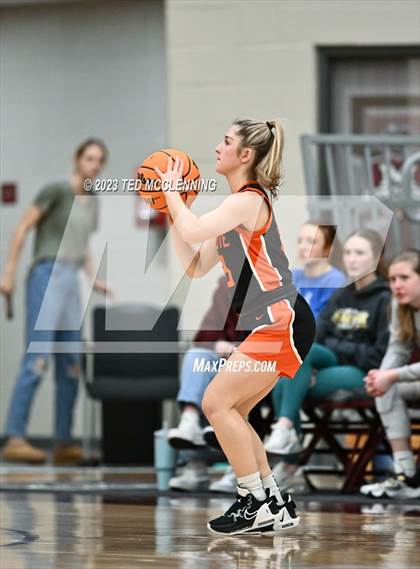 Thumbnail 3 in Gravette vs Pottsville (AAA 4A-North Regional first round) photogallery.