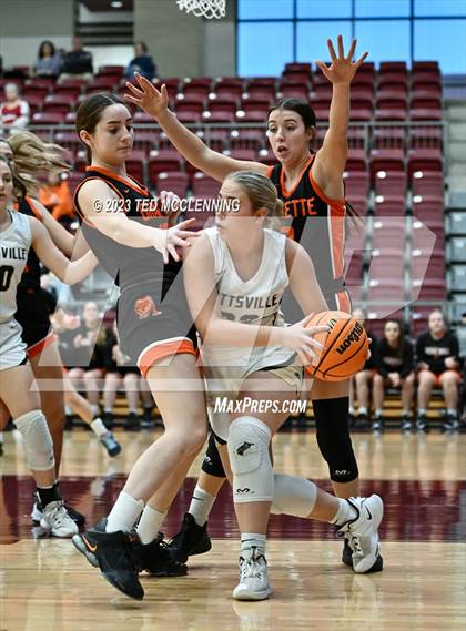 Thumbnail 2 in Gravette vs Pottsville (AAA 4A-North Regional first round) photogallery.