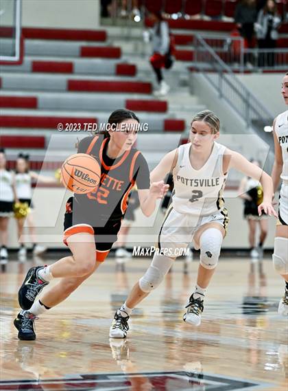 Thumbnail 3 in Gravette vs Pottsville (AAA 4A-North Regional first round) photogallery.