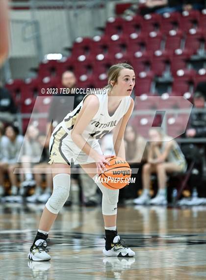 Thumbnail 3 in Gravette vs Pottsville (AAA 4A-North Regional first round) photogallery.
