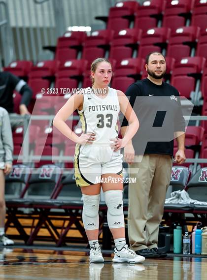 Thumbnail 2 in Gravette vs Pottsville (AAA 4A-North Regional first round) photogallery.