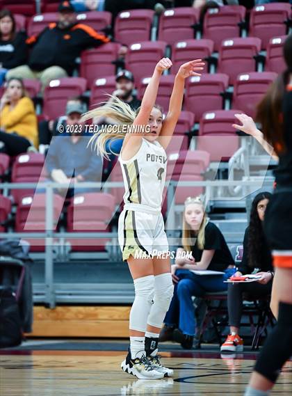 Thumbnail 2 in Gravette vs Pottsville (AAA 4A-North Regional first round) photogallery.