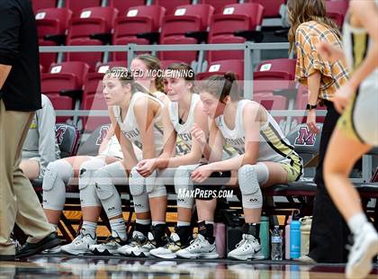 Thumbnail 3 in Gravette vs Pottsville (AAA 4A-North Regional first round) photogallery.
